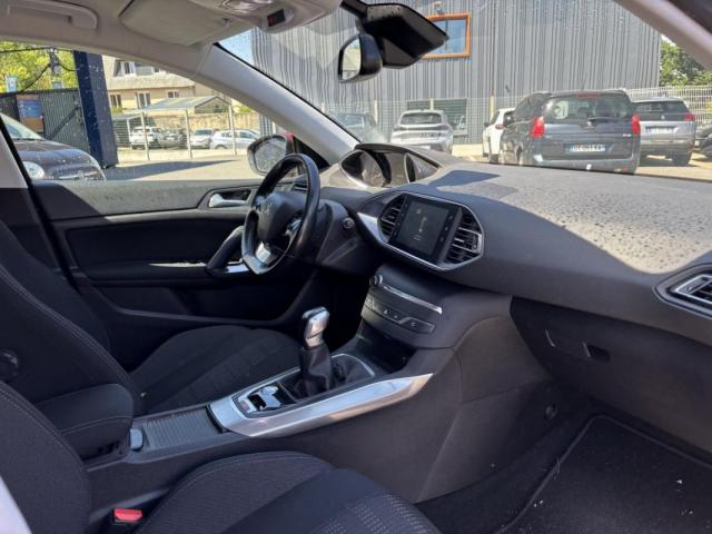 Peugeot 308 image 1