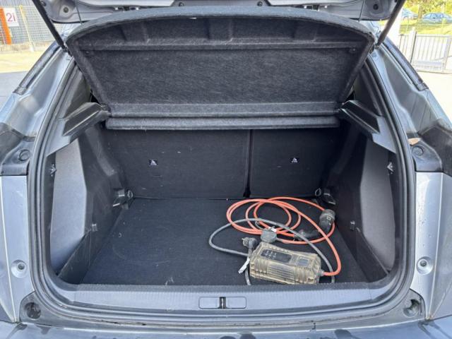 Peugeot 2008 image 2