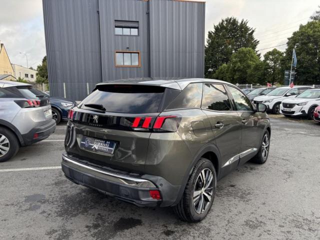 Peugeot 3008 image 2