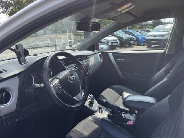 Toyota Auris image 3