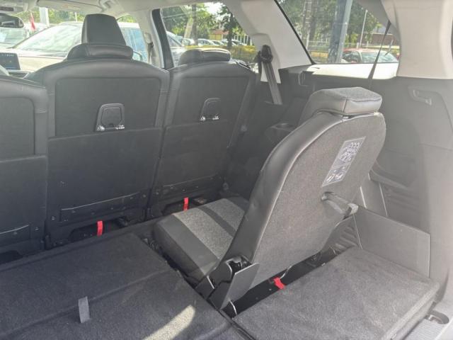Peugeot 5008 image 2