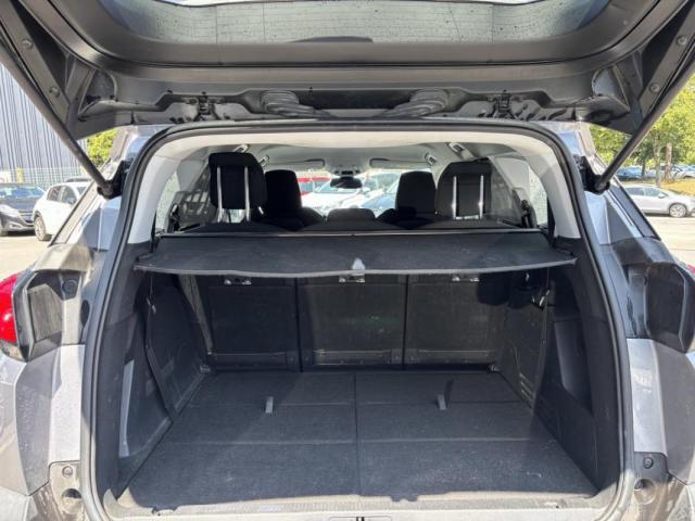 Peugeot 5008 image 1