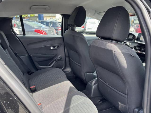 Peugeot 208 image 6