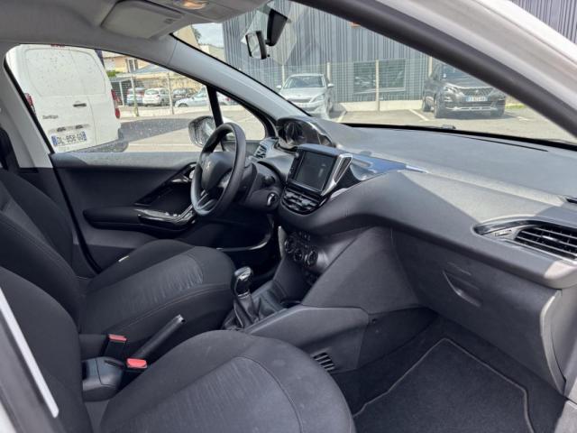 Peugeot 208 image 5