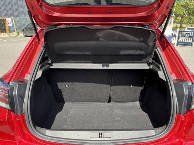 Peugeot 208 image 1