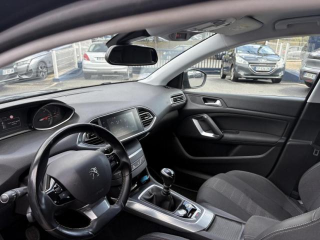Peugeot 308 image 1