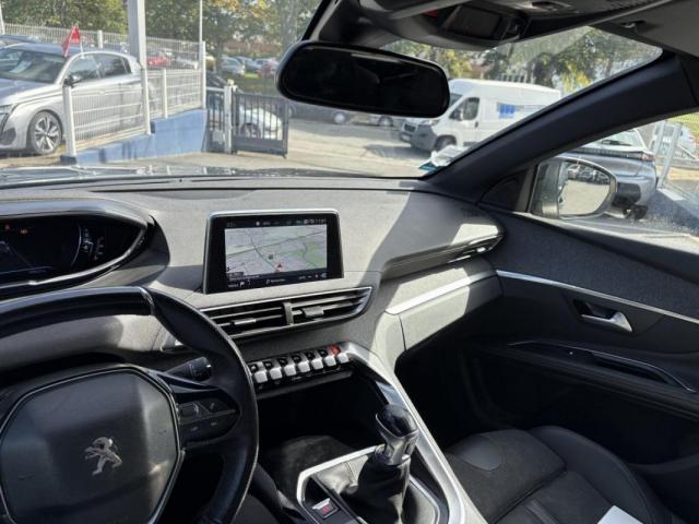 Peugeot 5008 image 1