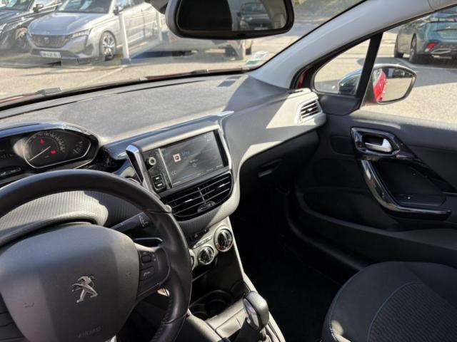 Peugeot 208 image 9