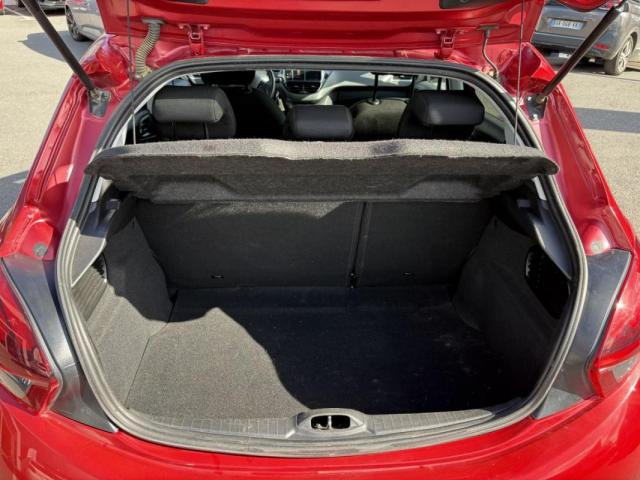 Peugeot 208 image 6