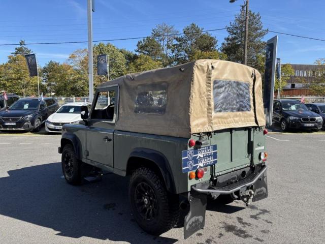 Land Rover Defender image 1
