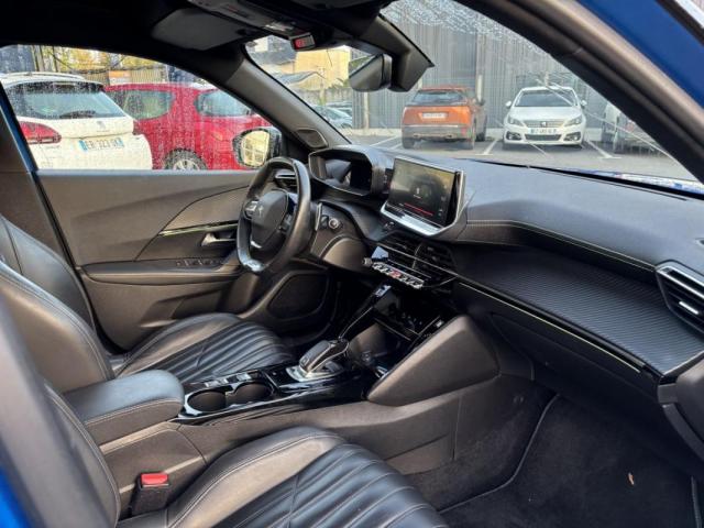 Peugeot 2008 image 8