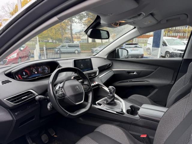 Peugeot 5008 image 2