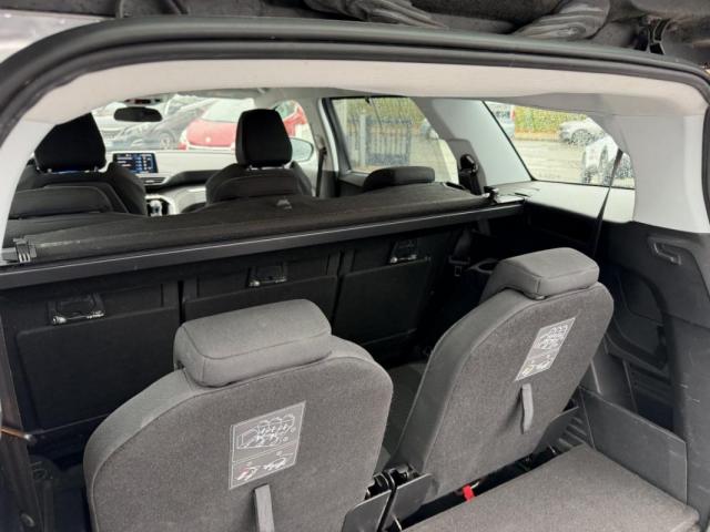 Peugeot 5008 image 3