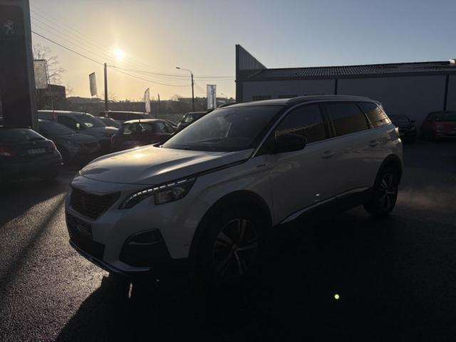 Peugeot 5008 image 1