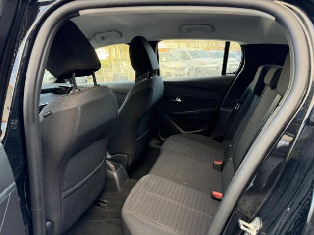 Peugeot 208 image 7