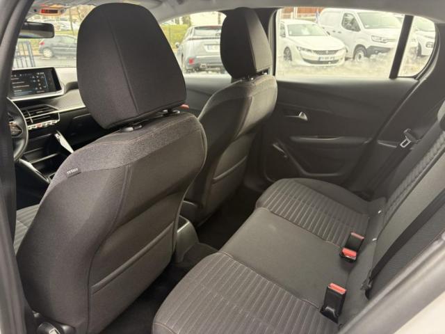 Peugeot 208 image 9