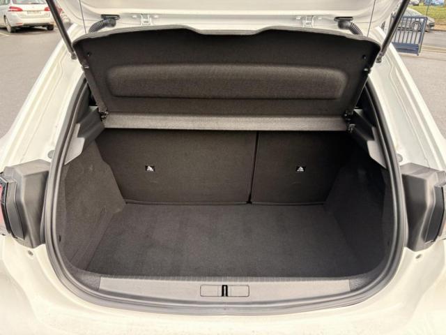 Peugeot 208 image 6