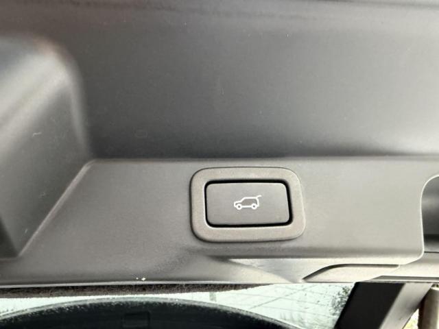 Land Rover Range Rover Sport image 9