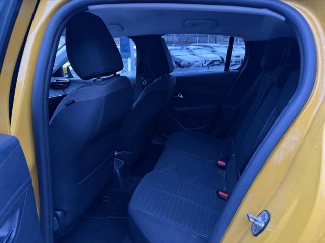 Peugeot 208 image 7