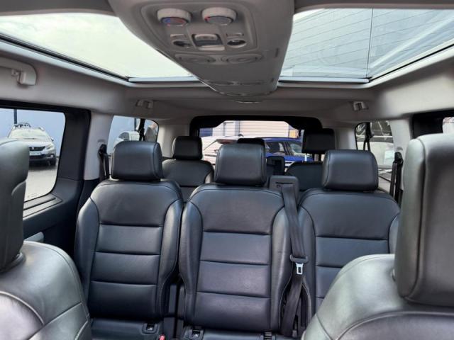 Peugeot Traveller image 1
