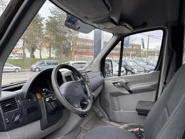 Mercedes Benz Sprinter image 2