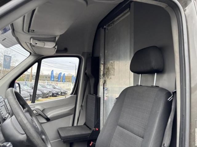 Mercedes Benz Sprinter image 3