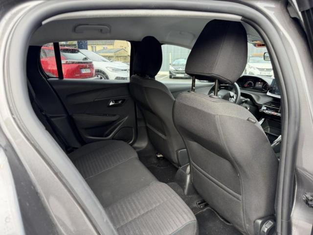 Peugeot 208 image 8