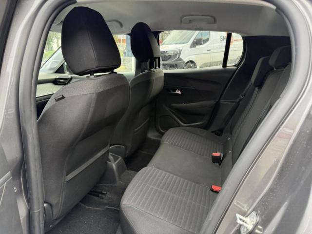 Peugeot 208 image 6