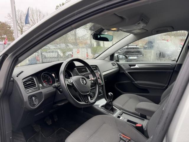 Volkswagen Golf image 9