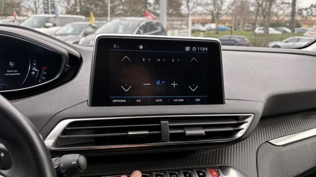 Peugeot 3008 image 2