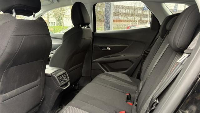 Peugeot 3008 image 2