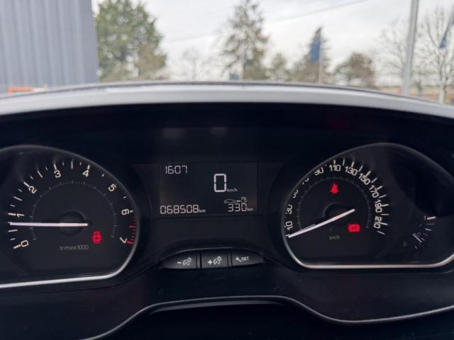 Peugeot 208 image 1