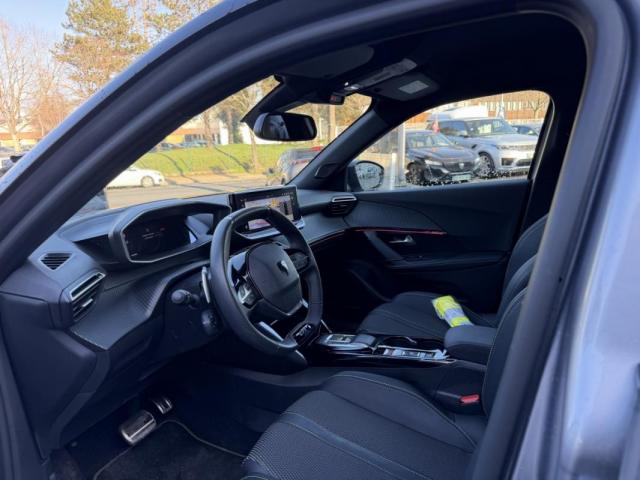 Peugeot 2008 image 8