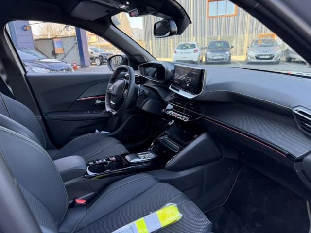 Peugeot 2008 image 1