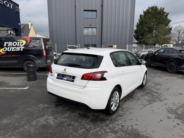 Peugeot 308 image 2