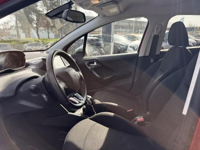 Peugeot 208 image 6