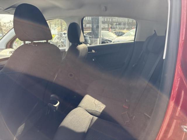 Peugeot 208 image 2
