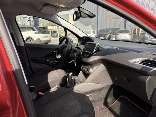 Peugeot 208 image 7