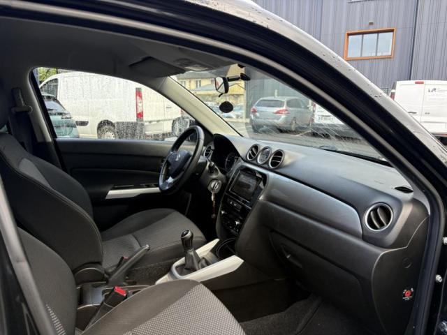Suzuki Vitara image 2