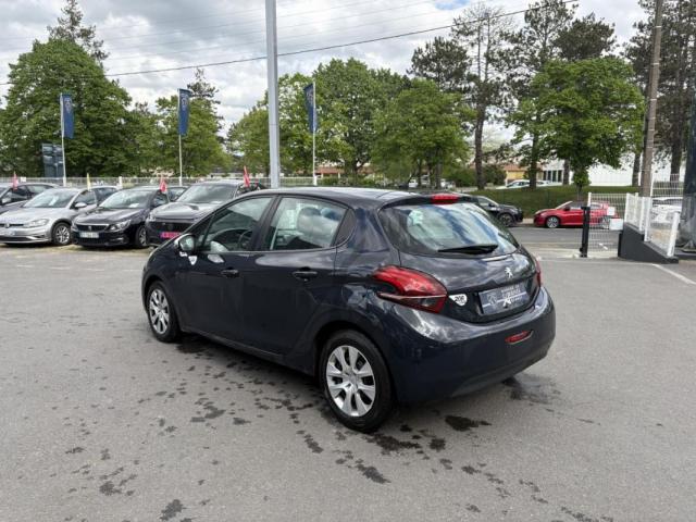 Peugeot 208 image 8