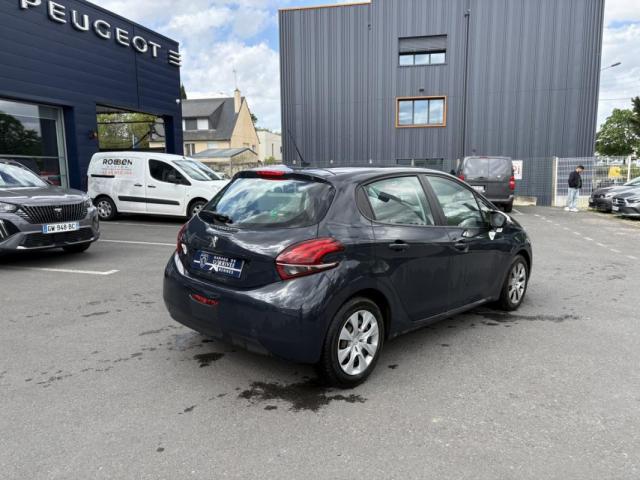 Peugeot 208 image 9