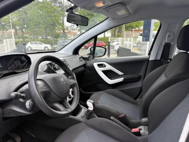Peugeot 208 image 4
