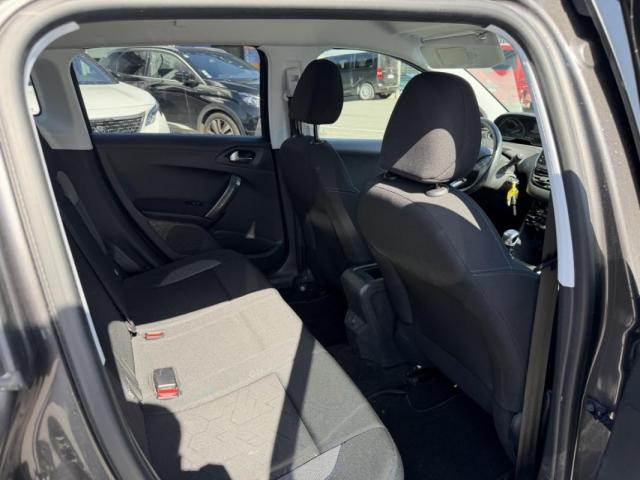 Peugeot 2008 image 7
