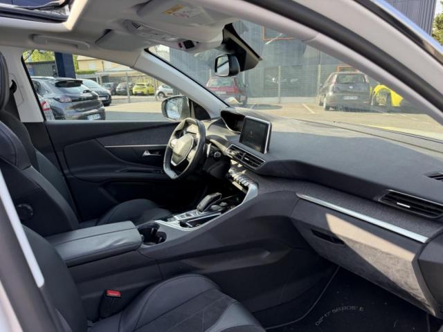 Peugeot 3008 image 2