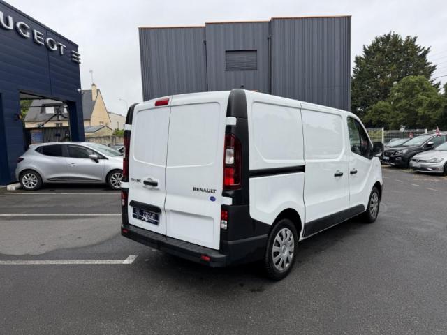 Renault Trafic image 2