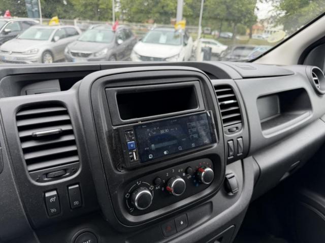 Renault Trafic image 8