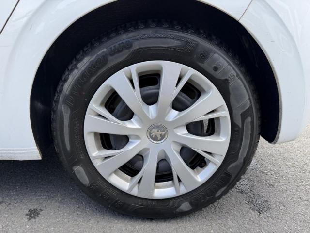 Peugeot 208 image 8