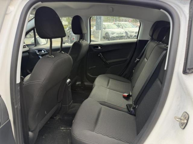 Peugeot 208 image 3