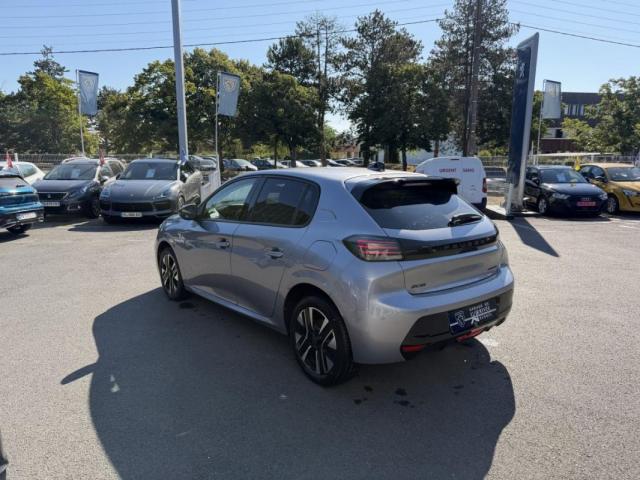 Peugeot 208 image 8