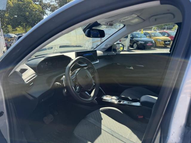 Peugeot 208 image 9